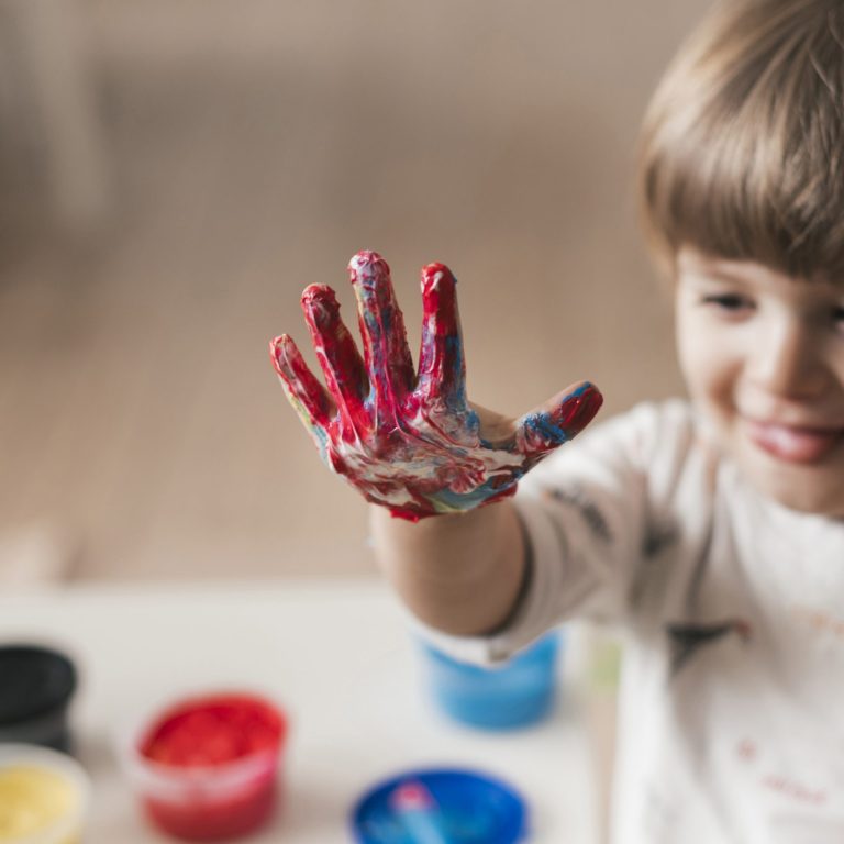 etkinlik yapan çocuk